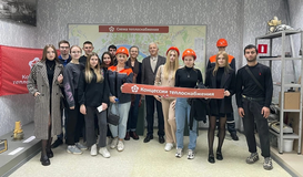 ОКОНЧАНИЕ ЭКСКУРСИИ: Олег Семенович Капустин знакомит студентов группы УМД 2-20/11-21 с схемами теплоснабжения г. Волгограда и перспективами развития «Концессии теплоснабжения»